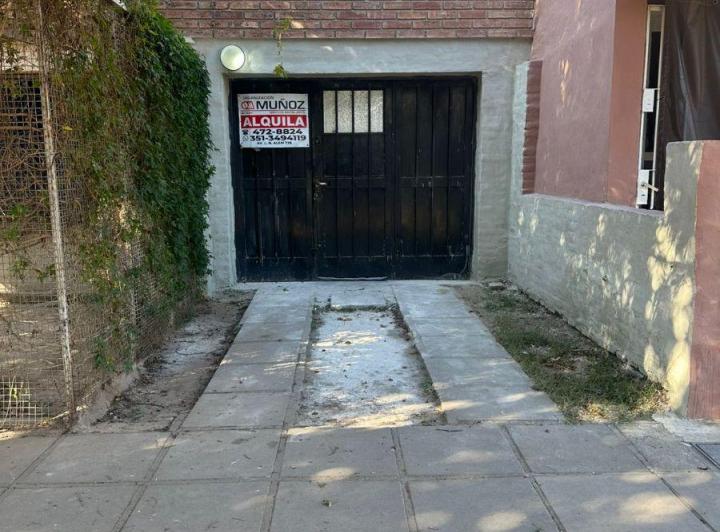 Casa · 180m² · 7 Ambientes · 1 Cochera