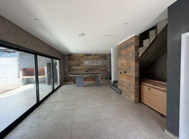 Casa · 150m² · 4 Ambientes · 2 Cocheras