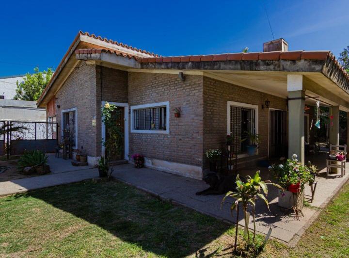 Casa · 200m² · 8 Ambientes