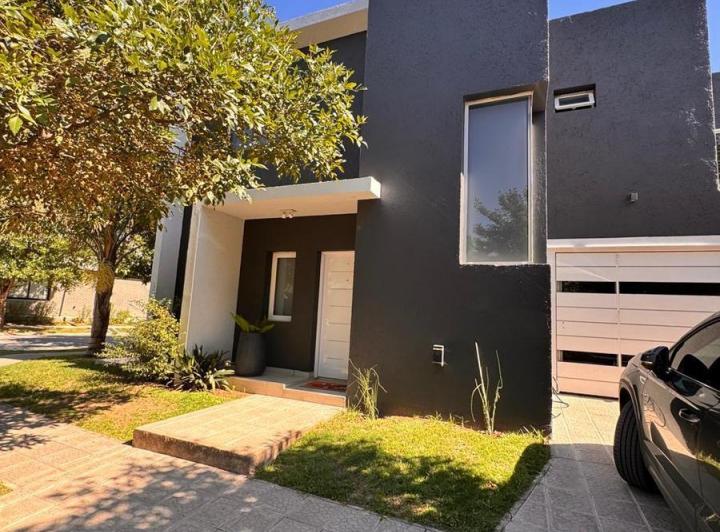 Casa · 182m² · 5 Ambientes · 2 Cocheras