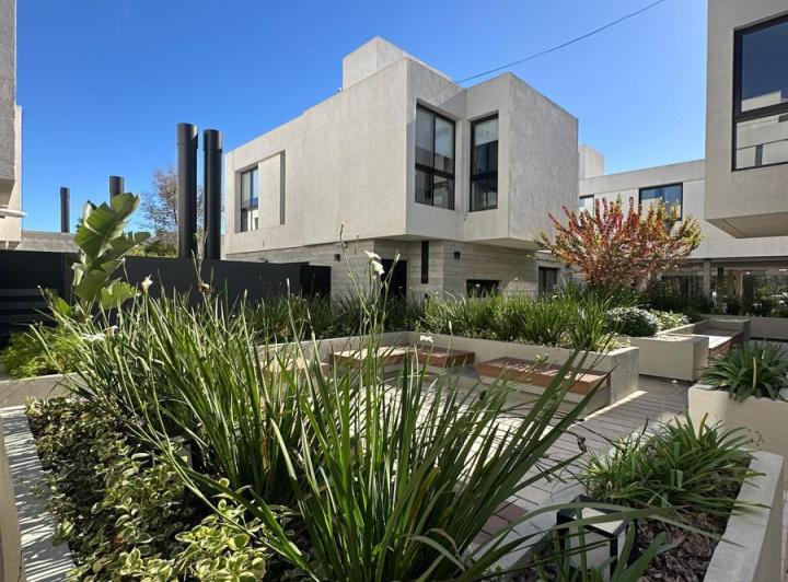 Casa · 110m² · 5 Ambientes · 1 Cochera