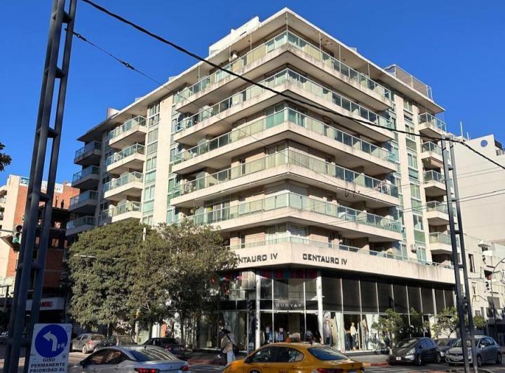 Departamento · 282m² · 6 Ambientes · 1 Cochera