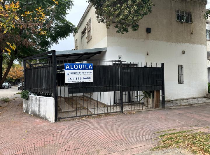 Casa · 40m² · 2 Ambientes · 1 Cochera