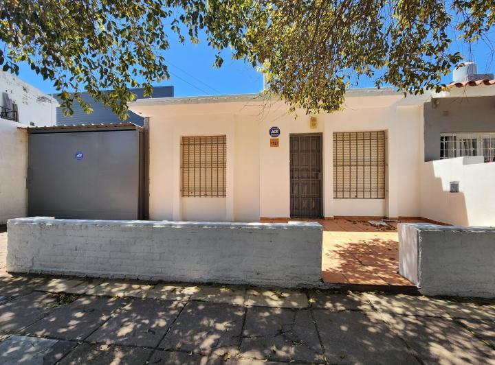 Casa · 111m² · 4 Ambientes · 1 Cochera