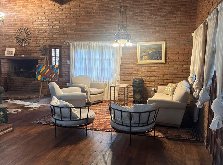 Casa · 280m² · 3 Ambientes