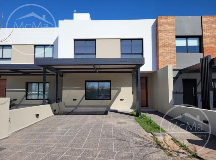 Casa · 180m² · 3 Dormitorios · 2 Cocheras
