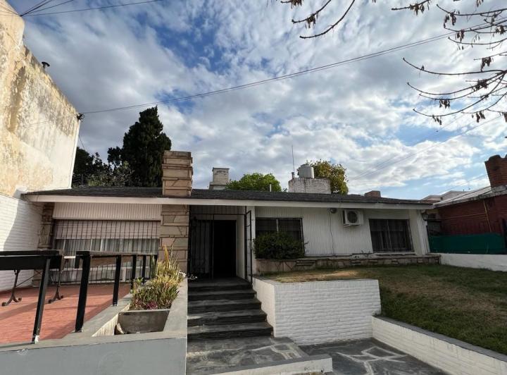 Casa · 205m² · 3 Ambientes · 1 Cochera