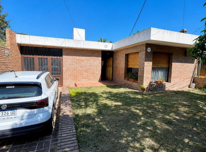 Casa · 180m² · 5 Ambientes · 1 Cochera