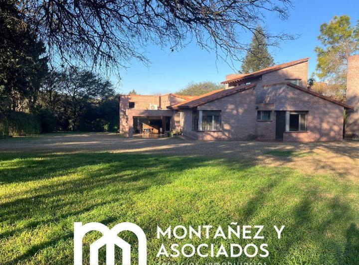 Casa · 400m² · 13 Ambientes · 2 Cocheras