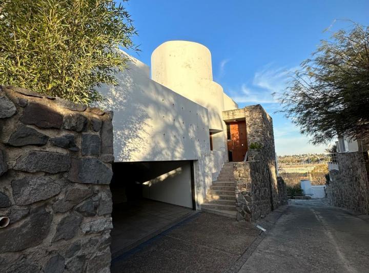 Casa · 375m² · 6 Ambientes