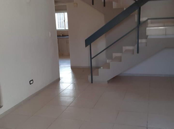Casa · 100m² · 6 Ambientes · 1 Cochera