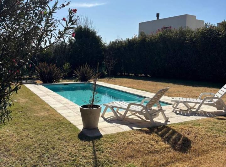 Casa · 447m² · 7 Ambientes · 2 Cocheras
