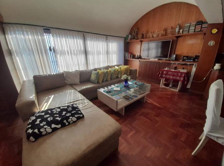 Casa · 289m² · 6 Ambientes · 3 Cocheras