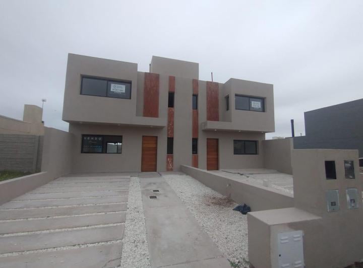 Casa · 98m² · 5 Ambientes