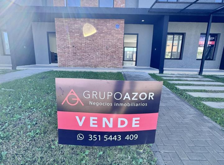 Casa · 180m² · 10 Ambientes