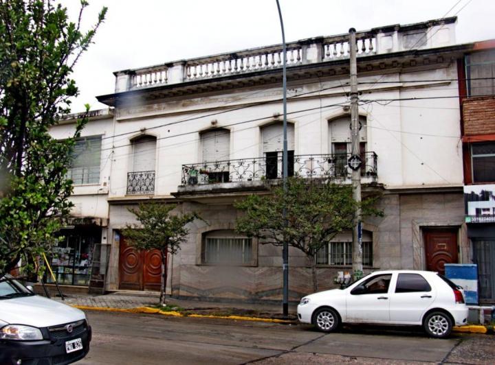 Casa · 380m² · 15 Ambientes · 2 Cocheras