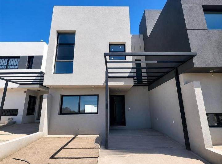 Casa · 165m² · 7 Ambientes · 1 Cochera