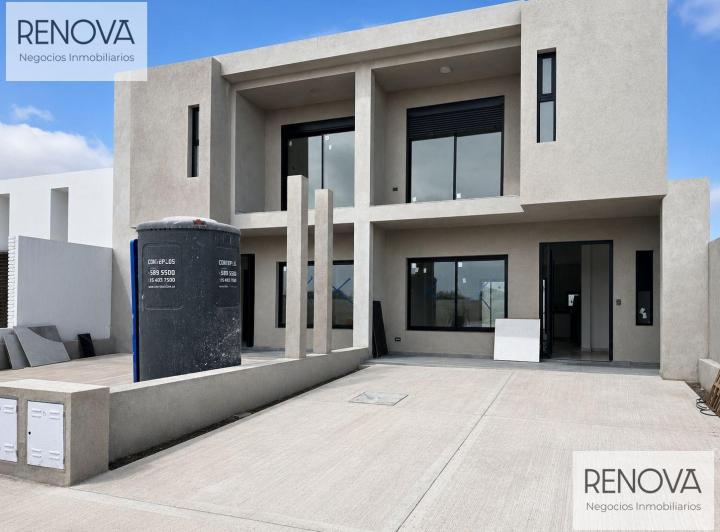 Casa · 162m² · 7 Ambientes · 2 Cocheras