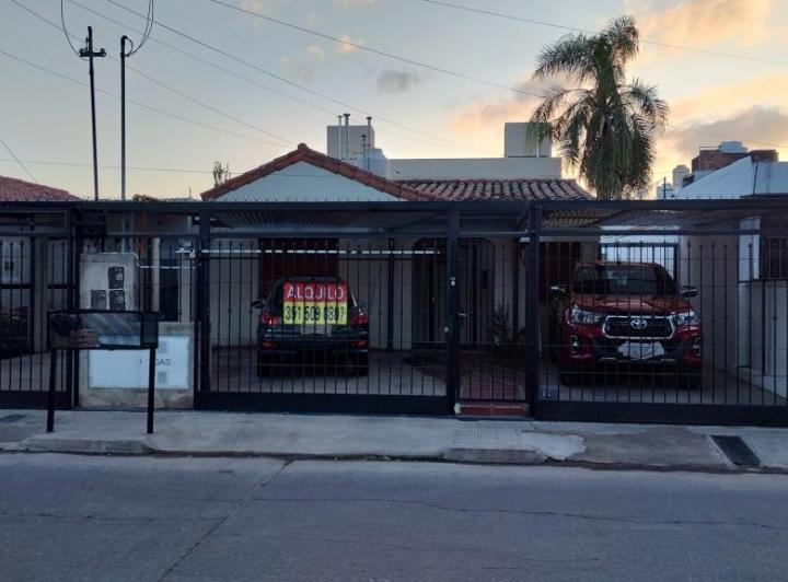 Casa · 110m² · 5 Ambientes · 2 Cocheras