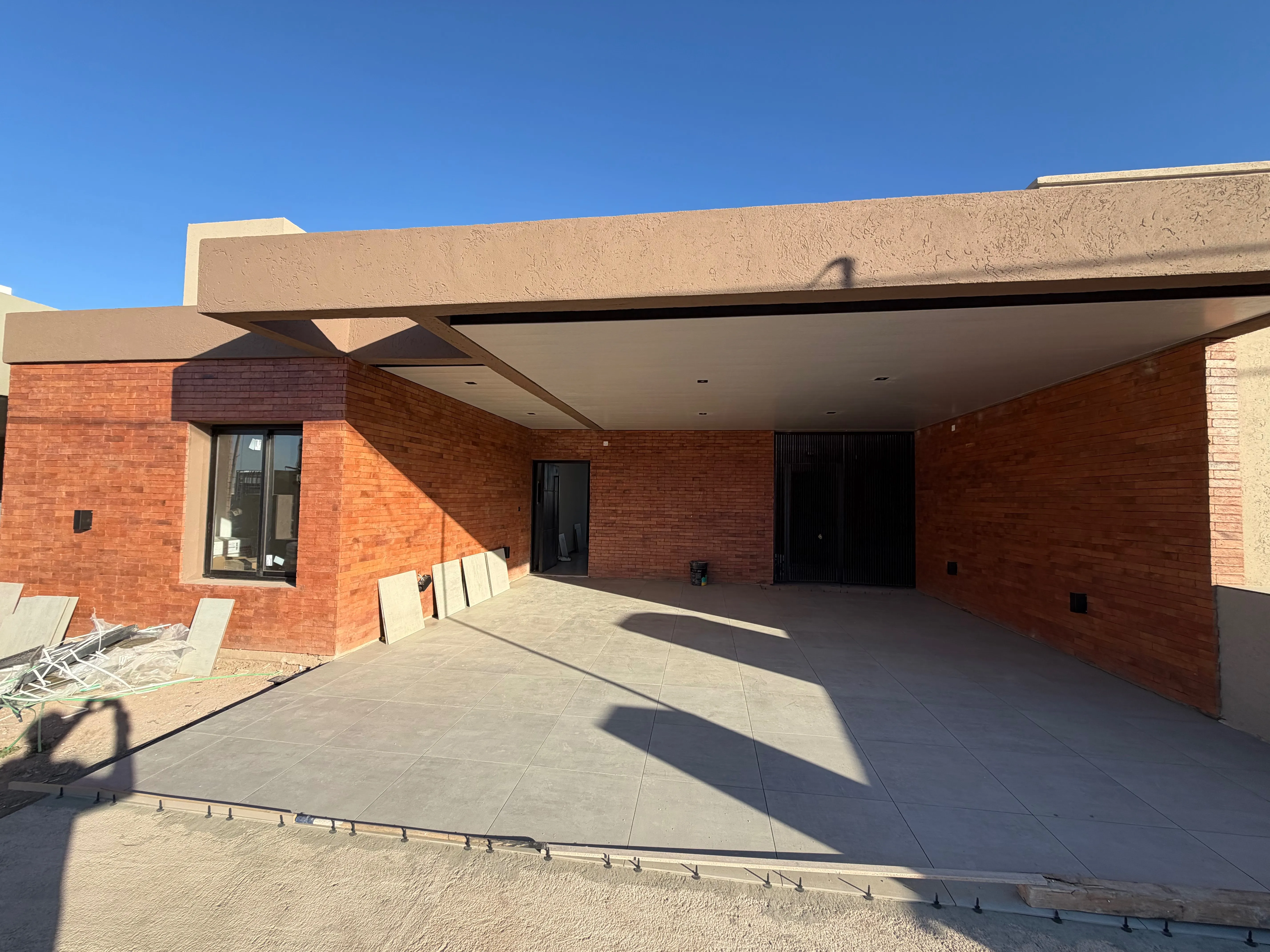 Docta casa de una planta 3 dorm y 3 baños  1 Categoría muy completa a estrenar