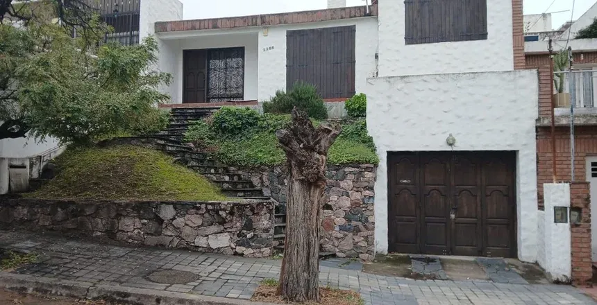 SE VENDE CASA DE 3 DORMITORIOS B PARQUE CHACABUCO. MF
