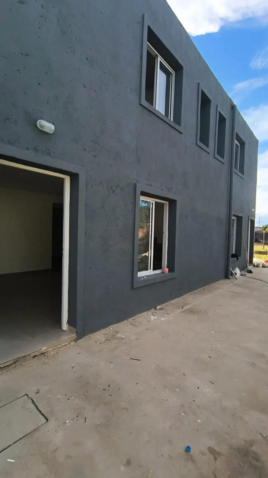 ALQUILO DUPLEX A ESTRENAR EN COMPLEJO CERRADO BARRIO YOFRE SUR