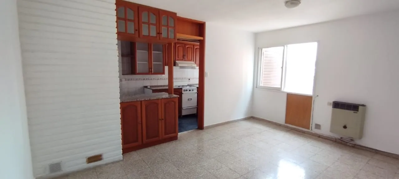 Departamento  2 dorm - Cochera - 27 de Abril al 900 - B° Alberdi