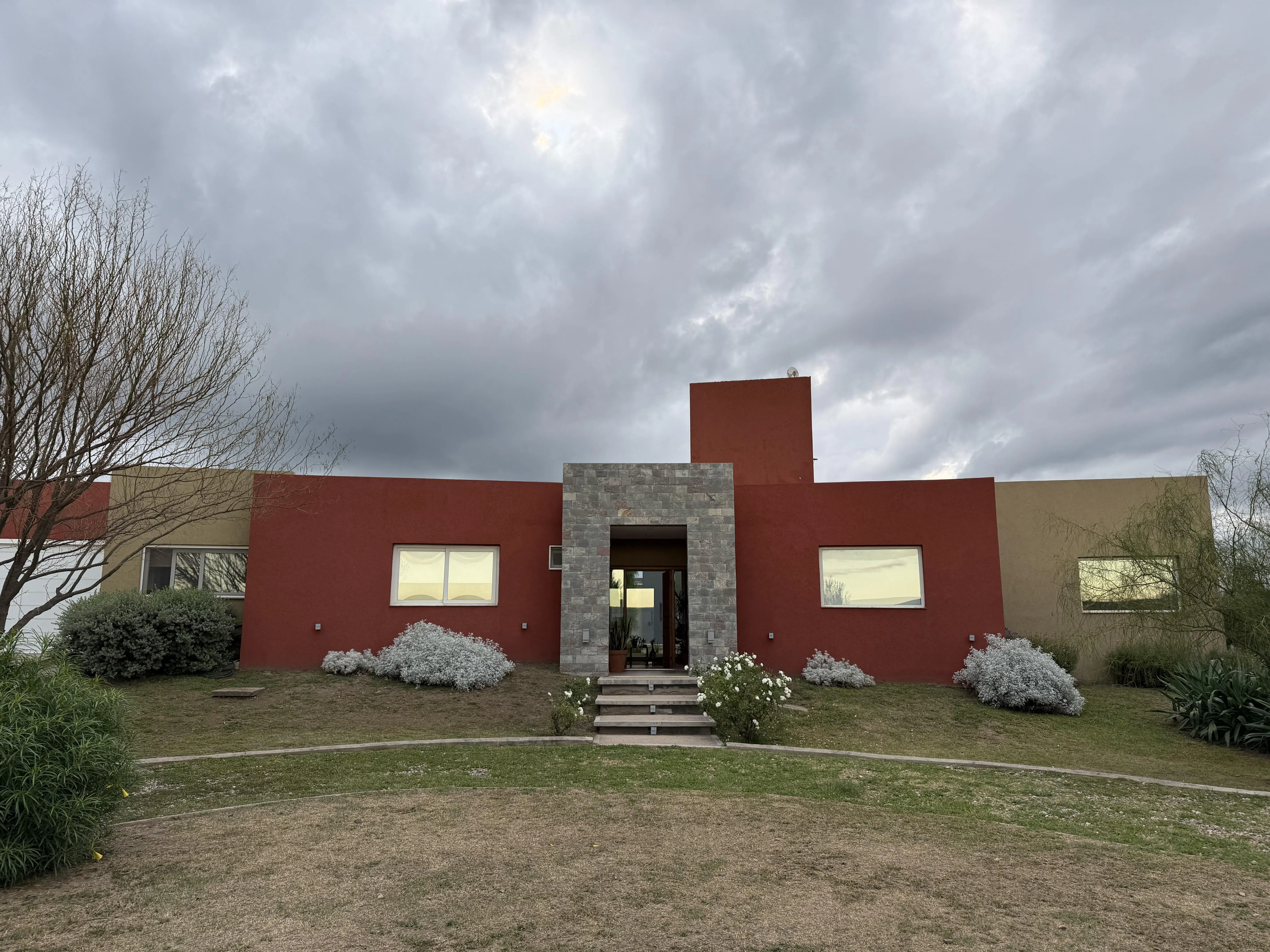 CASA EN VENTA  ESTACIÓN DEL CARMEN