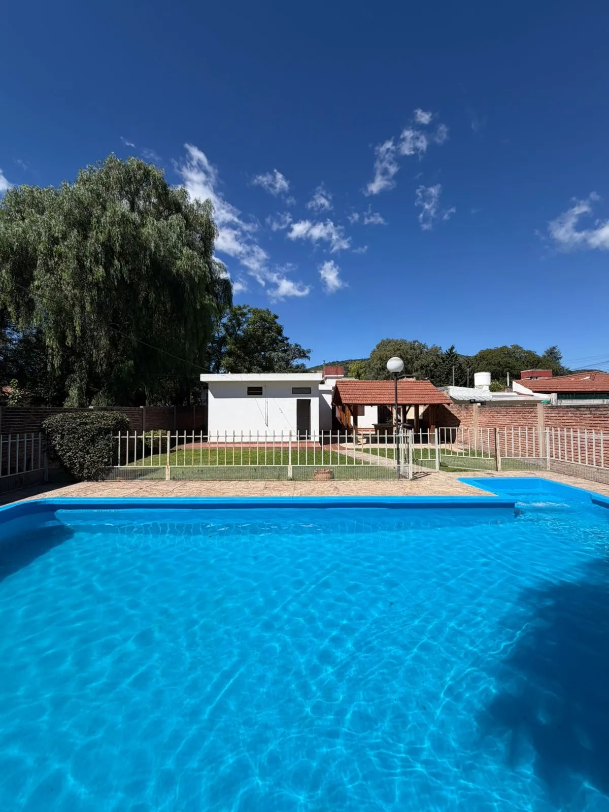 Venta: Casa - 3 Dormitorios - Pileta, Quincho, Patio - Sol y Lago - Carlos Paz