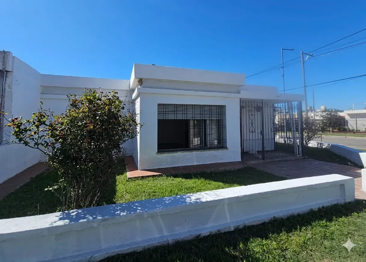 VENTA CASA B° ITUZAINGO A 1 CUADRA DE VUCETICH