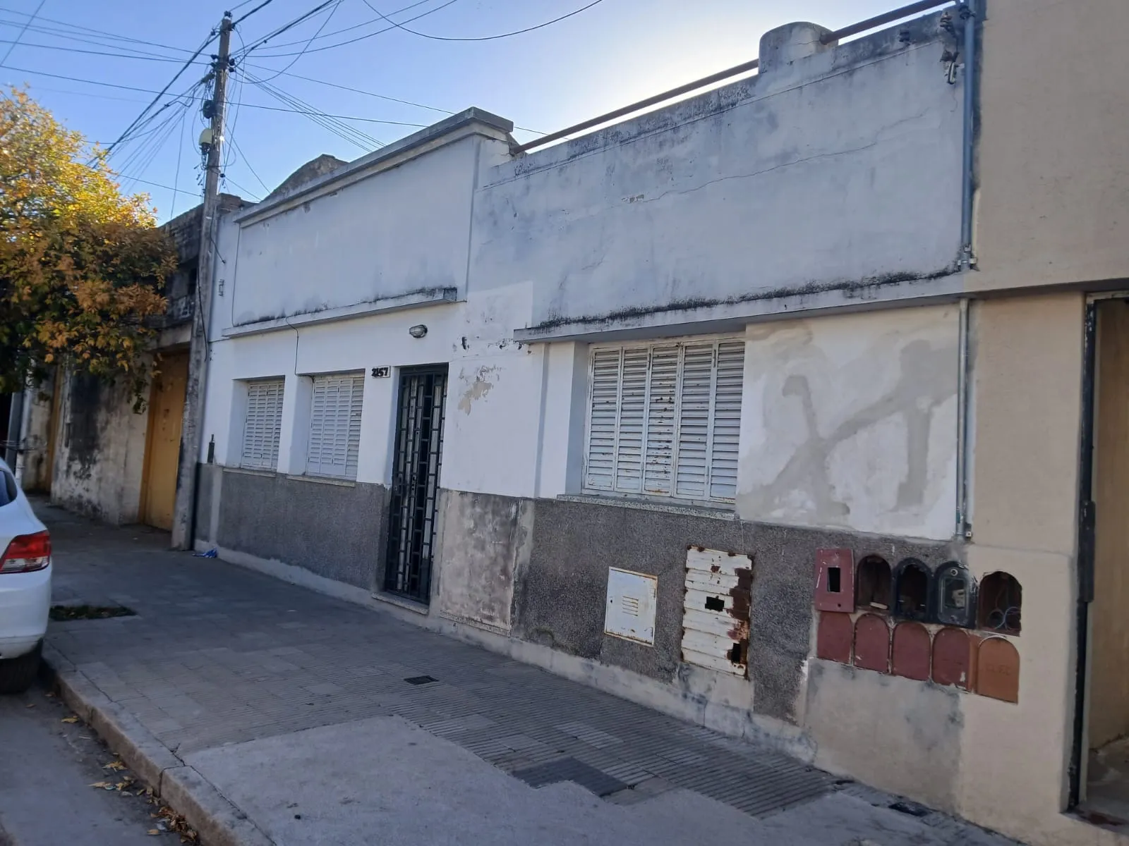 Suipacha y Av. Patria a mtrs.