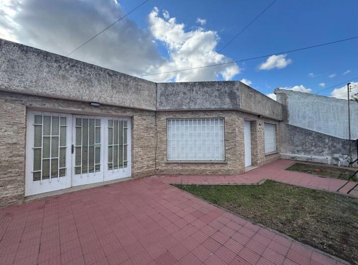 Casa · 150m² · 5 Ambientes · 2 Cocheras