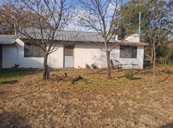 Casa · 2760m² · 12 Ambientes · 1 Cochera