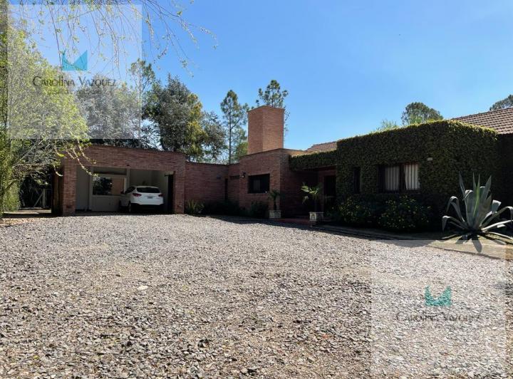 Casa · 350m² · 3 Dormitorios · 2 Cocheras