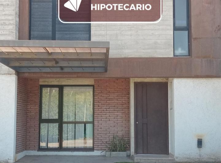 Casa · 135m² · 4 Ambientes · 1 Cochera