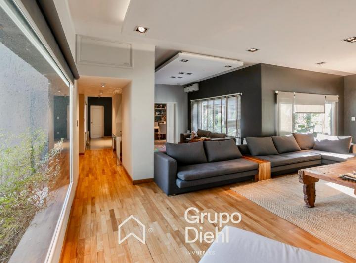 Casa · 550m² · 7 Ambientes · 5 Cocheras