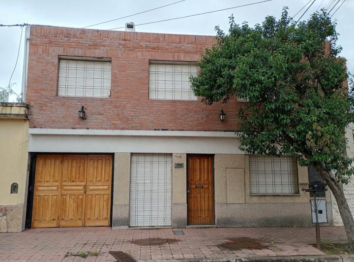 Casa · 205m² · 3 Dormitorios · 1 Cochera