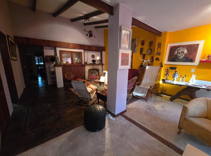 Casa · 177m² · 2 Dormitorios · 1 Cochera