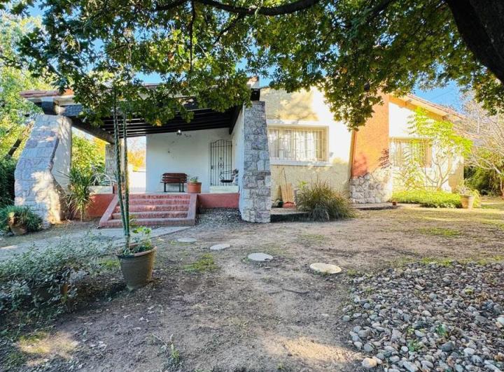 Casa · 142m² · 6 Ambientes · 1 Cochera