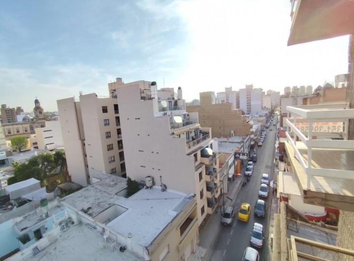 Departamento · 100m² · 8 Ambientes · 1 Cochera