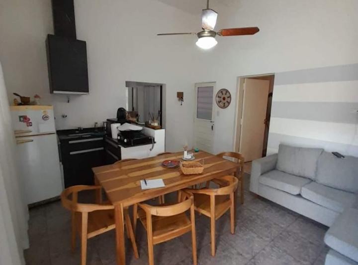 Casa · 180m² · 5 Ambientes