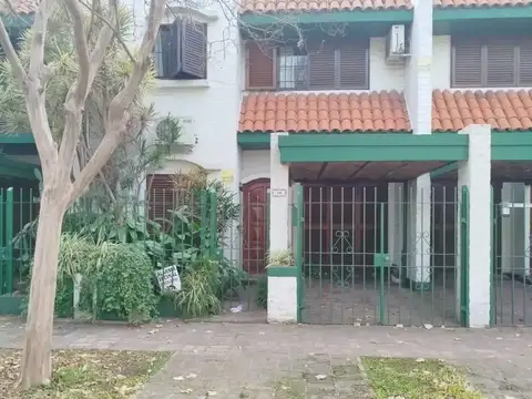 Casa en Alquiler en Barrio Parque, Villa Martelli