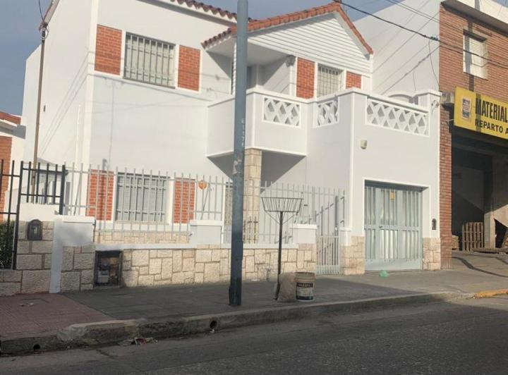 Casa · 197m² · 11 Ambientes · 1 Cochera
