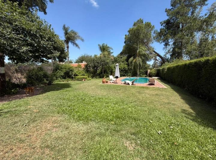 Casa · 320m² · 7 Ambientes · 5 Cocheras