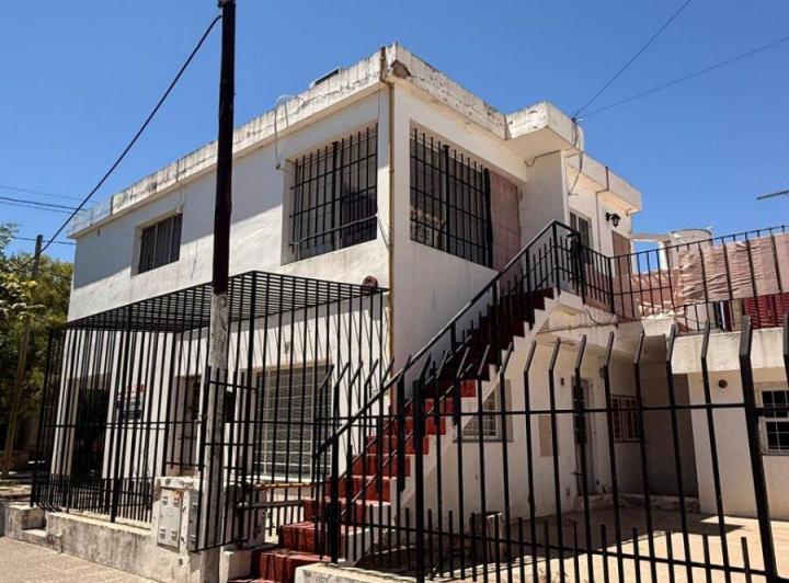 Casa · 80m² · 4 Ambientes · 2 Cocheras