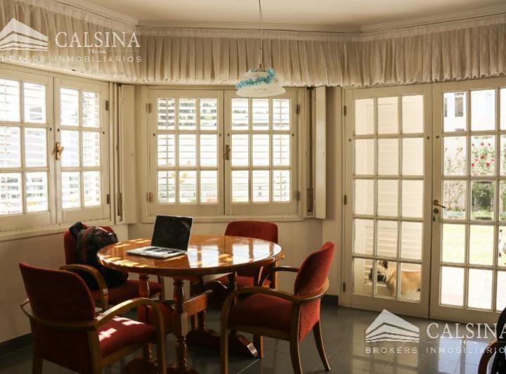 Casa · 550m² · 4 Ambientes · 1 Cochera