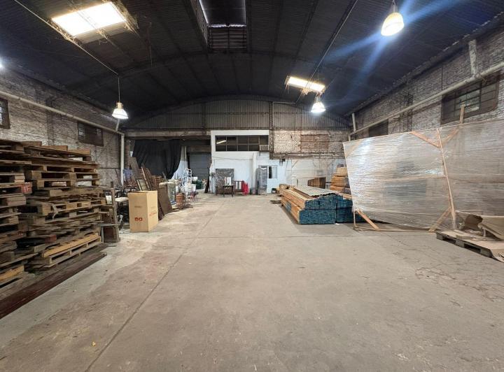 Bodega-Galpón · 650m²