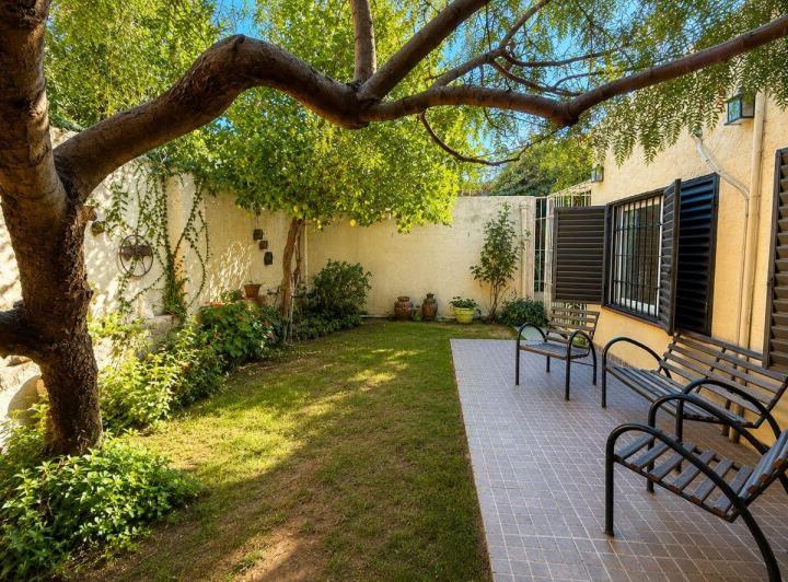 Casa · 150m² · 6 Ambientes · 1 Cochera