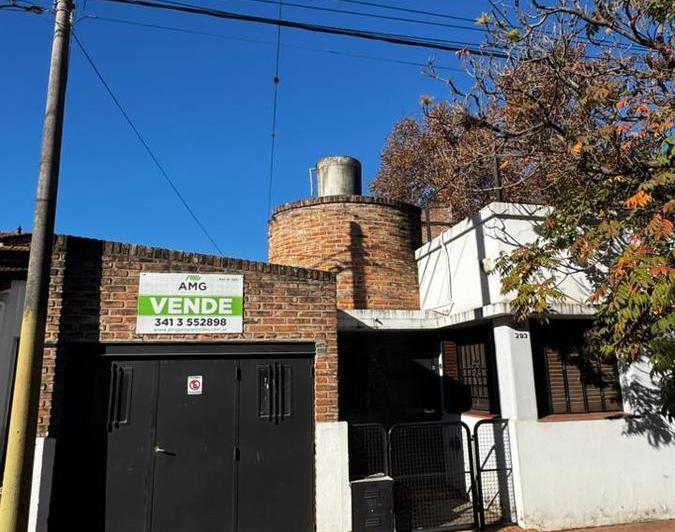 Casa · 122m² · 5 Ambientes · 2 Cocheras