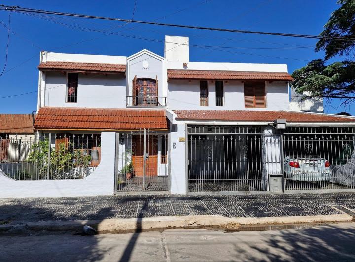Casa · 273m² · 10 Ambientes